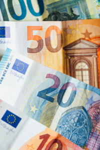 The currency used in Germany is the Euro, €.