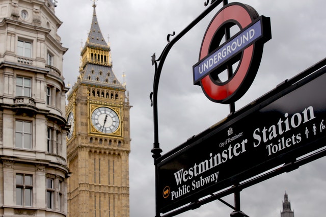 best way to take money to the UK