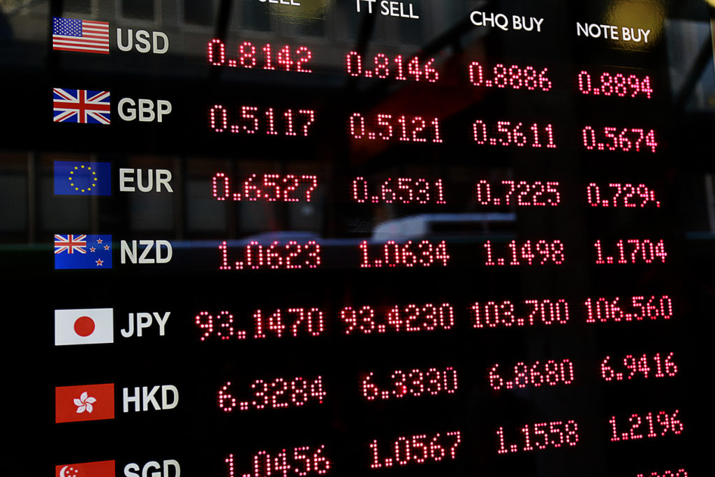 Why Every Currency Exchange Offers a Different Rate - S Money