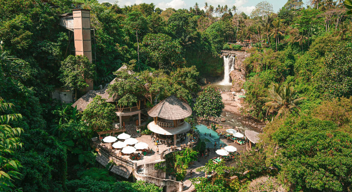 Ubud Bali travel destination with rice terraces, artisan markets, and Sacred Monkey Forest—ideal for cultural and nature lovers.